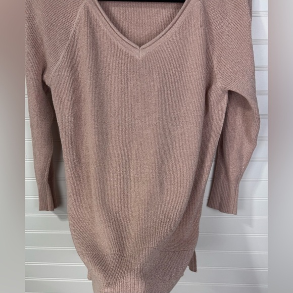 Liz Claiborne pink sparkling v-neck sweater. Size S - Picture 5 of 5